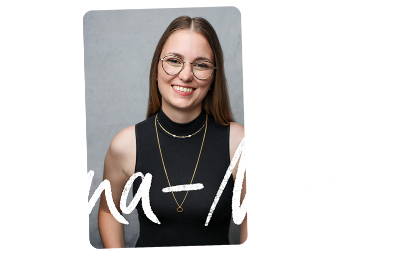 Selbstportrait mit Lena-Maria-Handlettering